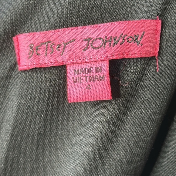 Betsy Johnson Embroidered Scalloped Hem Black Dress Size 4 - Picture 11 of 16